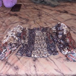 Strapless scrunched top with ruffle sleeves